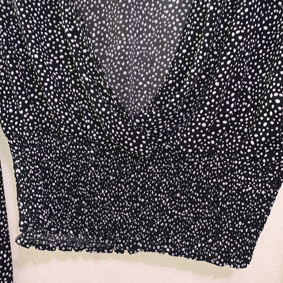 SHEIN black and white spotted scrunched low cut ruffle top - Picture 4 of 5